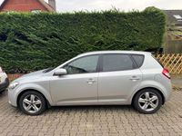 Gebraucht Kia Ceed Attract 90 PS (66 kW) 2011 Silber Kleinwagen