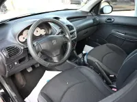 Gebraucht Peugeot 206 Tendance 75 PS (55 kW) 2009 Schwarz Limousine