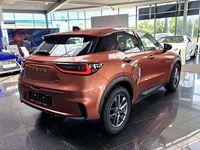 Neu Lexus LBX 136 PS (100 kW) 2026 Kupferrot SUV