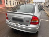 Gebraucht Opel Astra 101 PS (74 kW) 1998 Silber Limousine