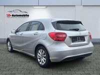 Gebraucht Mercedes A180 Sport 109 PS (80 kW) 2015 Polarsilber  metalliclack Kleinwagen