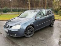 Gebraucht VW Golf V 105 PS (77 kW) 2004 Blau Kleinwagen