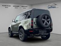 Gebraucht Land Rover Defender SE 200 PS (147 kW) 2023 Pangea green SUV