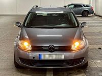 Gebraucht VW Golf VI 105 PS (77 kW) 2010 Grau Kleinwagen