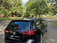 Gebraucht VW Passat Highline 150 PS (110 kW) 2015 Schwarz Kombi