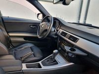 Gebraucht BMW 325 Exclusive 218 PS (160 kW) 2011 Blau Kombi