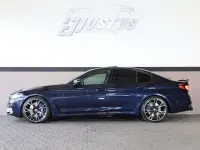 Gebraucht BMW 550 462 PS (339 kW) 2018 Carbonschwarz metallic (416) Limousine