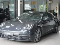 Gebraucht Porsche Panamera 4 330 PS (242 kW) 2017 Vulkangraumetallic Kleinwagen