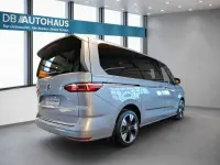 Używany VW T7 Style 150 KM (110 kW) 2024 Srebrny Van