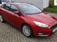 Usata Ford Focus 101 CV (74 kW) 2015 Rosso Utilitaria