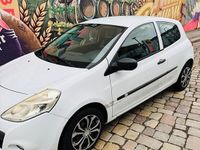 Gebraucht Renault Clio II 75 PS (55 kW) 2009 Weiß Kleinwagen