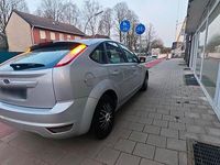 Gebraucht Ford Focus 101 PS (74 kW) 2009 Grau Kleinwagen