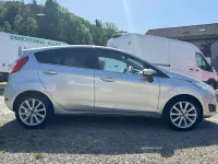 Gebraucht Ford Fiesta Titanium 95 PS (69 kW) 2016 Polarsilber metallic Kleinwagen