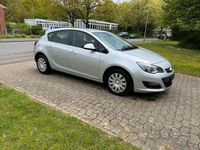 Gebraucht Opel Astra 116 PS (85 kW) 2012 Silber Limousine