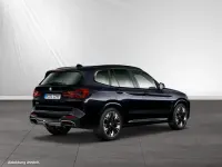 Gebraucht BMW iX3 M Sport 210 kW (286 PS) 2022 Carbonschwarz metallic SUV