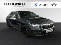 Gebraucht BMW 530e Comfort Edition 299 PS (219 kW) 2024 Sophistograu brillanteffekt metallic Limousine