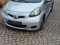 Gebraucht Toyota Aygo Cool 68 PS (50 kW) 2011 Silber Kleinwagen