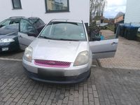 Gebraucht Ford Fiesta 80 PS (58 kW) 2008 Silber Kleinwagen