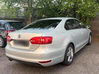 Second-hand VW Jetta 140 CP (102 kW) 2011 Gri Berlinǎ