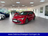 Gebraucht Toyota Corolla Club 184 PS (135 kW) 2019 Rot Limousine