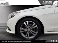 Gebraucht Mercedes E220 170 PS (125 kW) 2014 Weiß Limousine