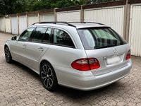 Gebraucht Mercedes E500 Elegance 387 PS (284 kW) 2006 Silber Kombi