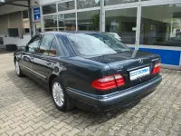 Gebraucht Mercedes E200 186 PS (136 kW) 2000 Blau Limousine