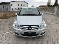 Gebraucht Mercedes B180 109 PS (80 kW) 2009 Silber Van / Kleinbus