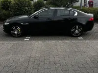 Gebraucht Jaguar XE Pure 179 PS (131 kW) 2016 Schwarz Limousine