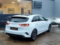Gebraucht Kia Ceed Platinum Edition 136 PS (100 kW) 2023 Weiß Kleinwagen