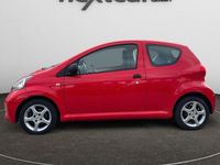Gebraucht Toyota Aygo Basis 68 PS (50 kW) 2006 Rot Kleinwagen