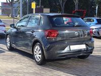 Gebraucht VW Polo 65 PS (47 kW) 2019 Grau Kleinwagen