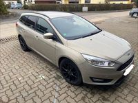 Gebraucht Ford Focus Business Edition 125 PS (91 kW) 2015 Gold Kombi