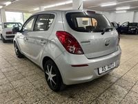 Gebraucht Hyundai i20 Edition 86 PS (63 kW) 2012 Silber Kleinwagen
