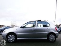 Gebraucht VW Polo 60 PS (44 kW) 2001 Silber metallic Kleinwagen