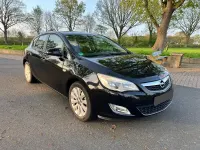 Usata Opel Astra 87 CV (63 kW) 2011 Nero Utilitaria