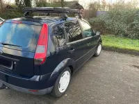 Second-hand Ford Fiesta 69 CP (50 kW) 2005 Albastru Hatchback