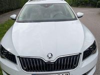 Gebraucht Skoda Superb Style 190 PS (139 kW) 2016 Weiß Kombi