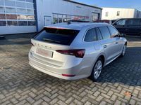 Gebraucht Skoda Octavia First Edition 150 PS (110 kW) 2021 Silber Kombi