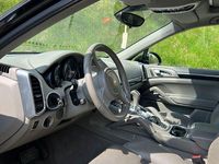 Second-hand Porsche Cayenne 245 CP (180 kW) 2012 Negru SUV