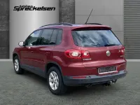 Gebraucht VW Tiguan Track & Field 140 PS (102 kW) 2009 Rot SUV