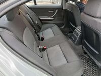 Gebraucht BMW 318 129 PS (94 kW) 2006 Grau Limousine
