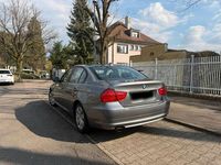 Gebraucht BMW 318 143 PS (105 kW) 2010 Grau Limousine
