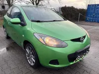 Gebraucht Mazda 2 Inclusive 75 PS (55 kW) 2010 Metisgrün metallic Kleinwagen