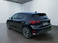 Neu Ford Focus Titanium 155 PS (114 kW) 2025 Agate black Limousine
