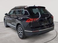 Gebraucht VW Tiguan Life 150 PS (110 kW) 2023 Deep black perleffekt SUV