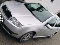 gebraucht Skoda Fabia 1,4 16V Benziner 55KW EZ 2005 Silber 5-Türer