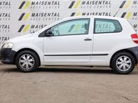 Gebraucht VW Fox Basis 54 PS (39 kW) 2010 Weiß Kleinwagen