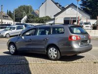 Gebraucht VW Passat 140 PS (102 kW) 2006 Grau Kombi