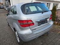 Gebraucht Mercedes B200 136 PS (100 kW) 2006 Silber Van / Kleinbus